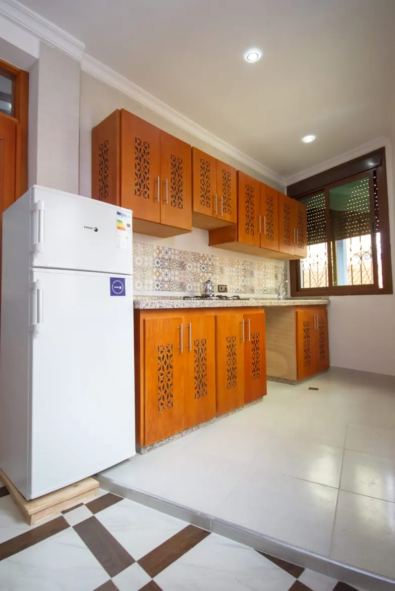 Bel appartement à louer au deuxième étage composé de deux chambres et d'un salon