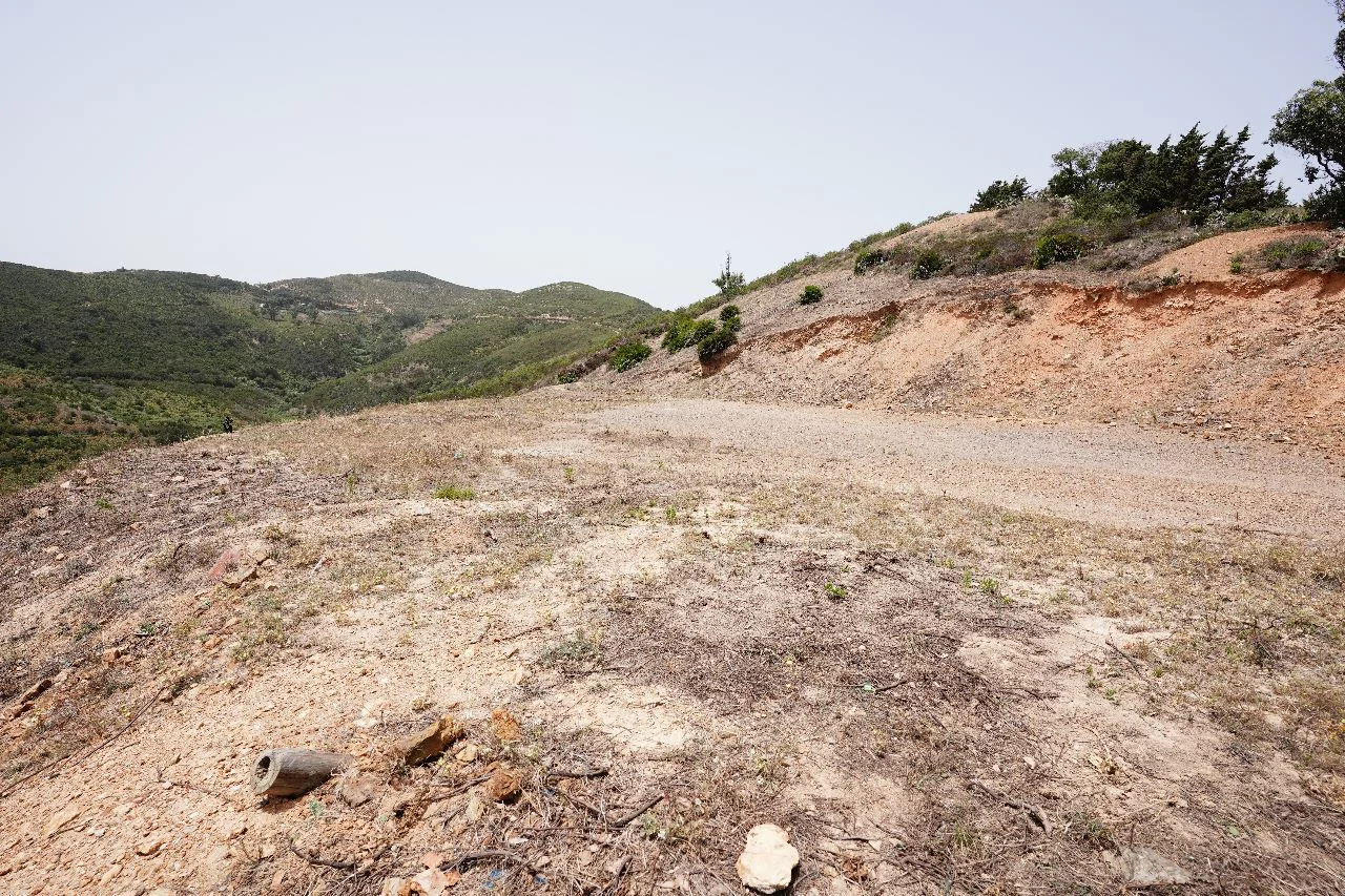 Un grand terrain dans la ville de Fnideq, à vendre, d'une superficie totale de 2
