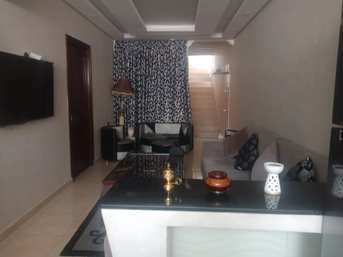 Appartement charmant à louer à Rabat, au rez-de-chaussée, comprenant une chambre