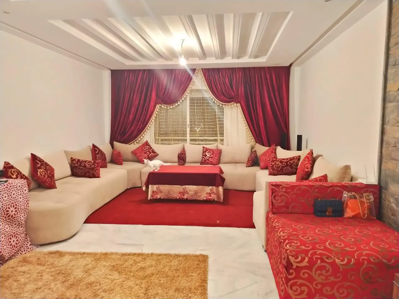 Appartement meublé à Harhoura  Rabat, avec trois chambres