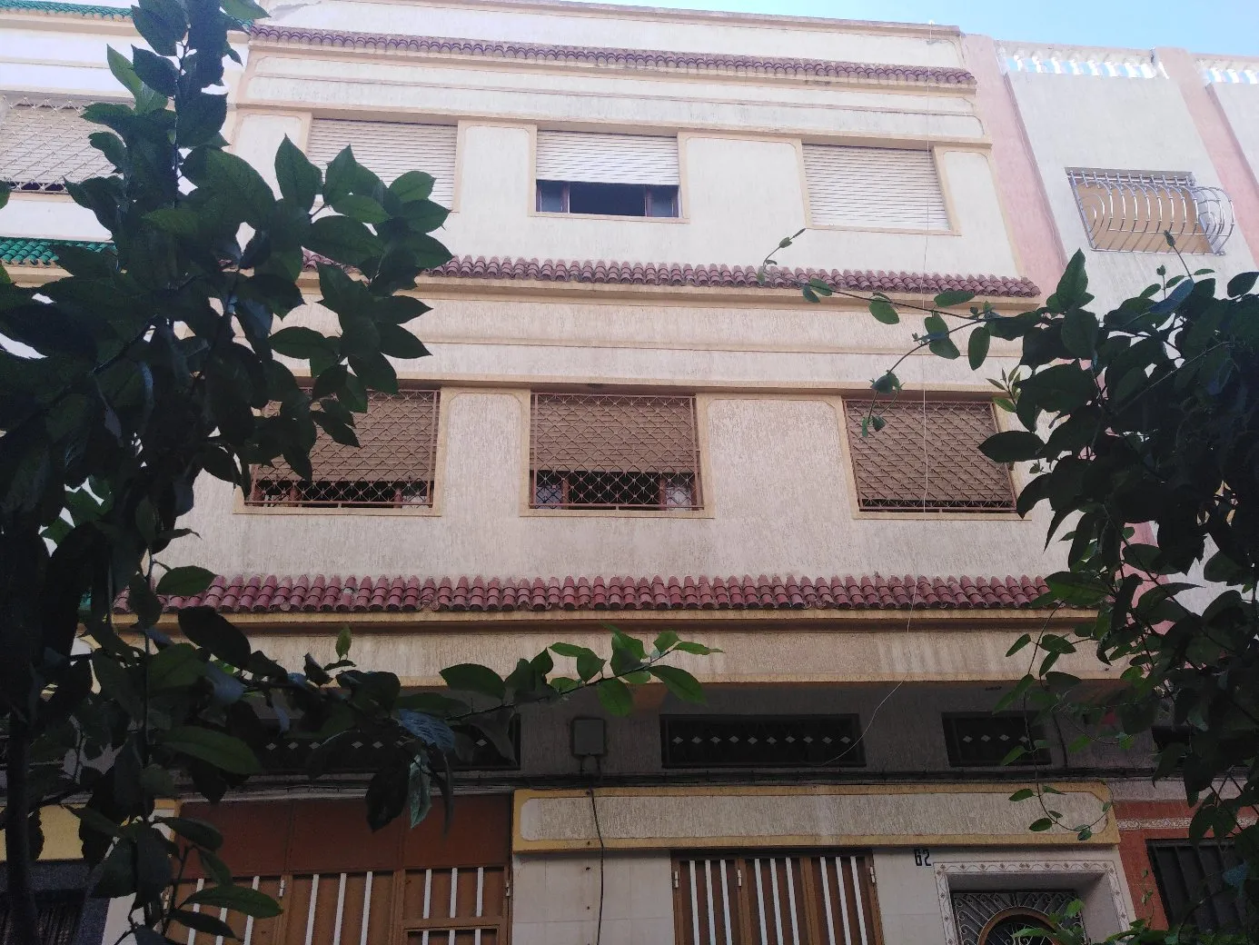 Maison indépendante à vendre à Tanger, 2 étages, garage et titre légal