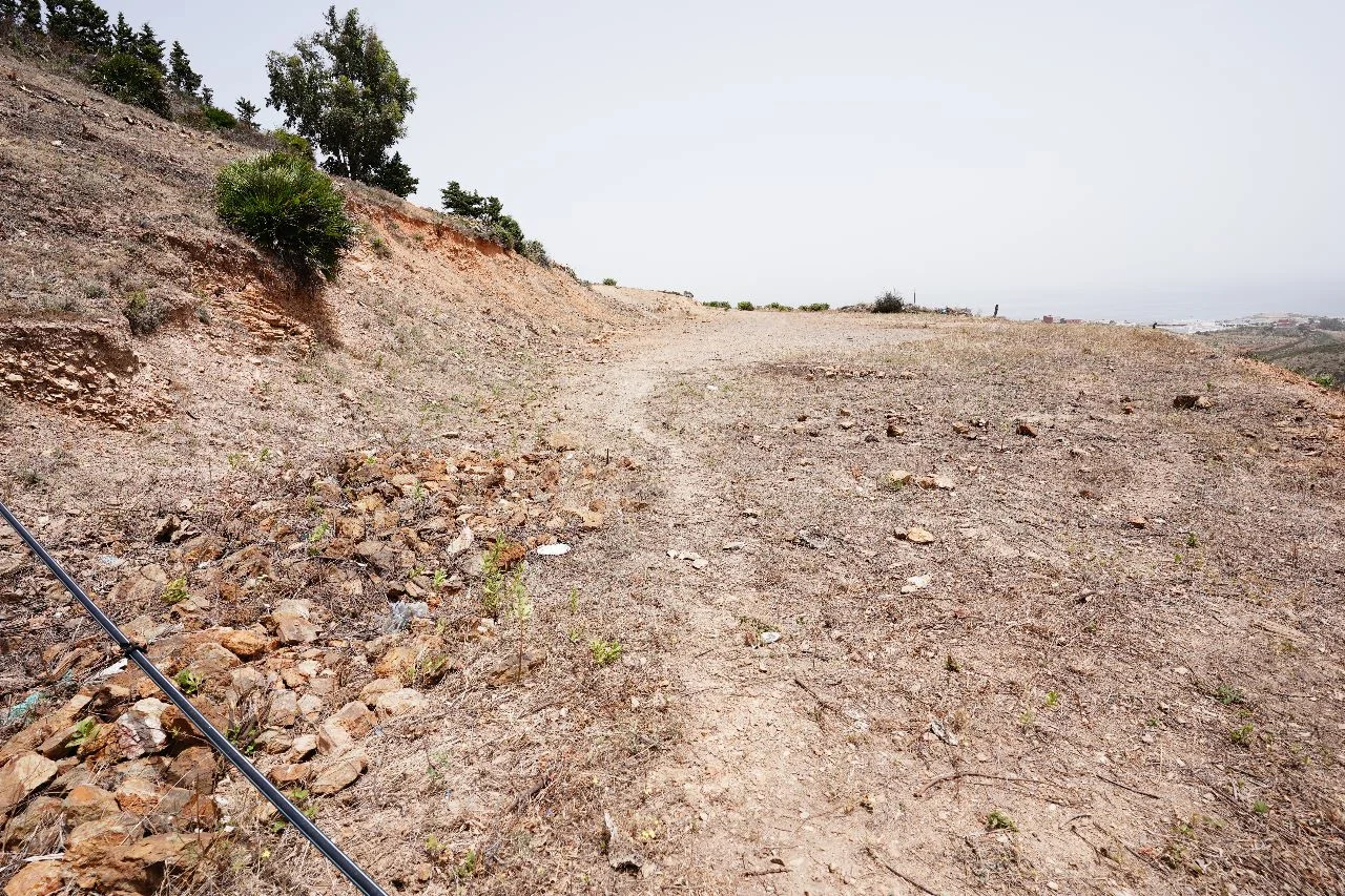 Un grand terrain dans la ville de Fnideq, à vendre, d'une superficie totale de 2