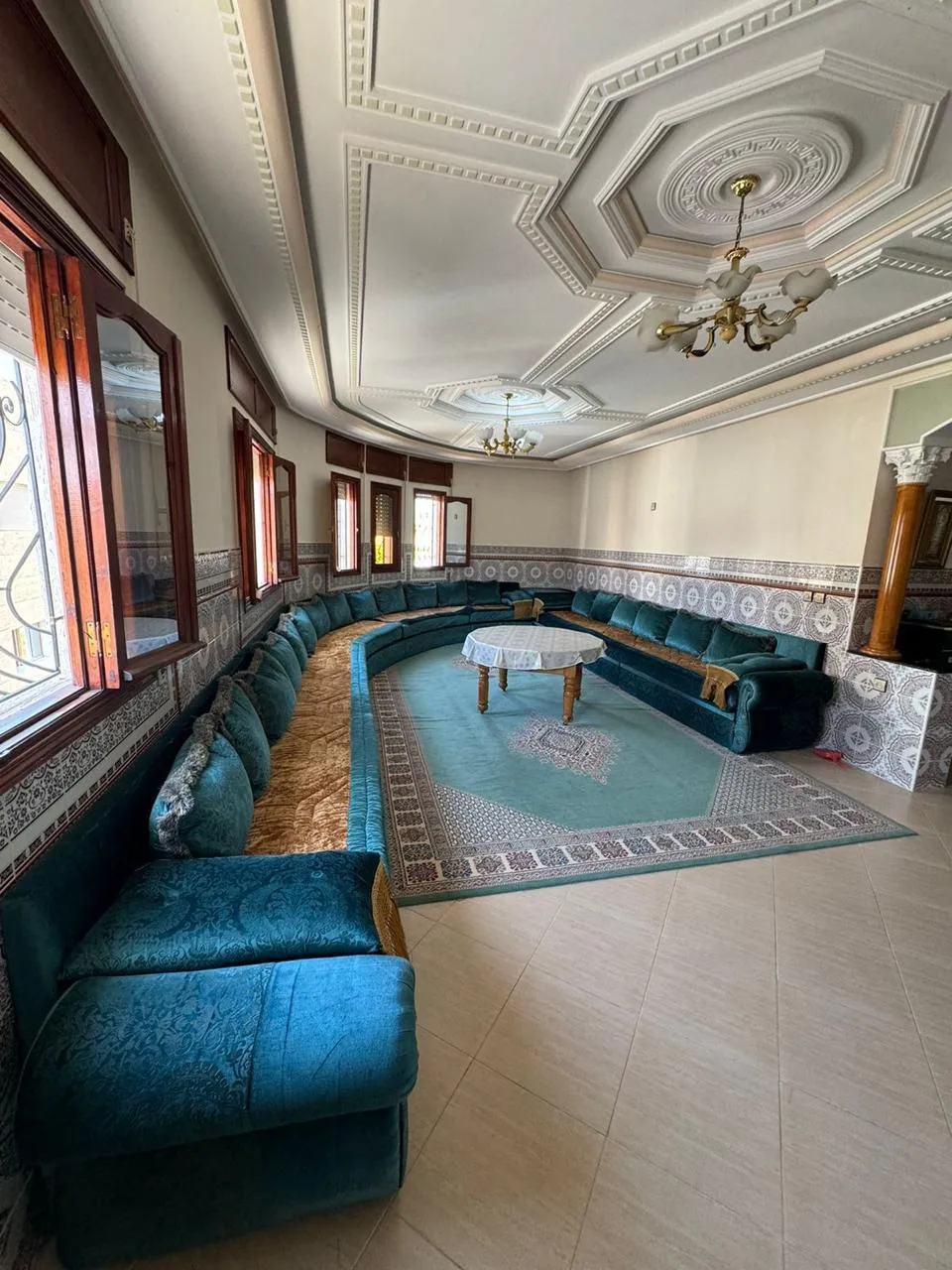 Appartement spacieux à louer dans le quartier Zemouri à Tanger.130 m
