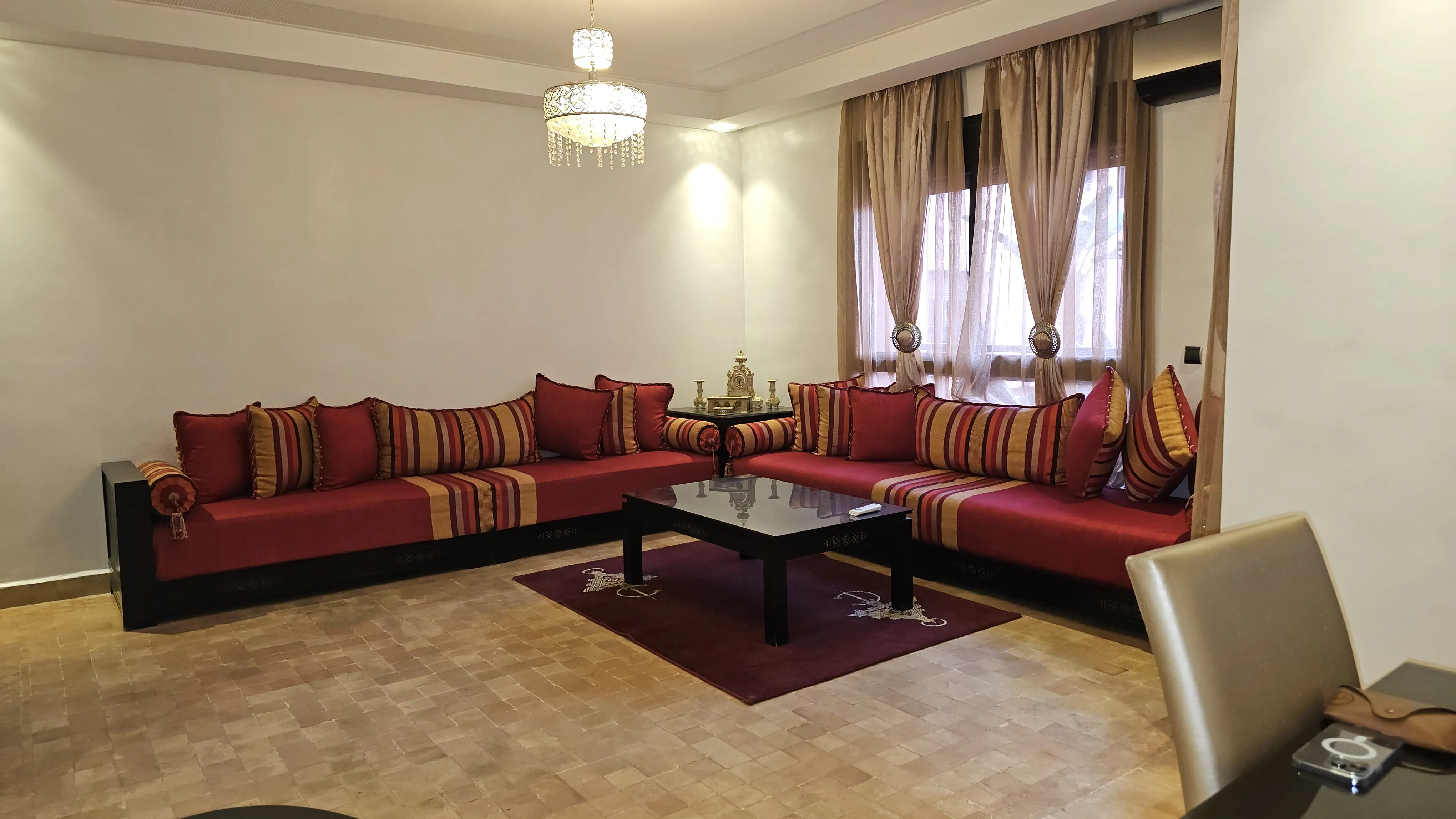 Magnifique appartement à louer mensuellement à Marrakech, situé au premier étage