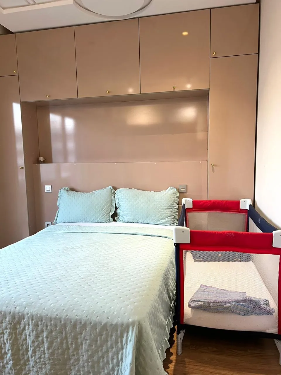 Appartement au design moderne à louer à Tanger dans une résidence sécurisée. 