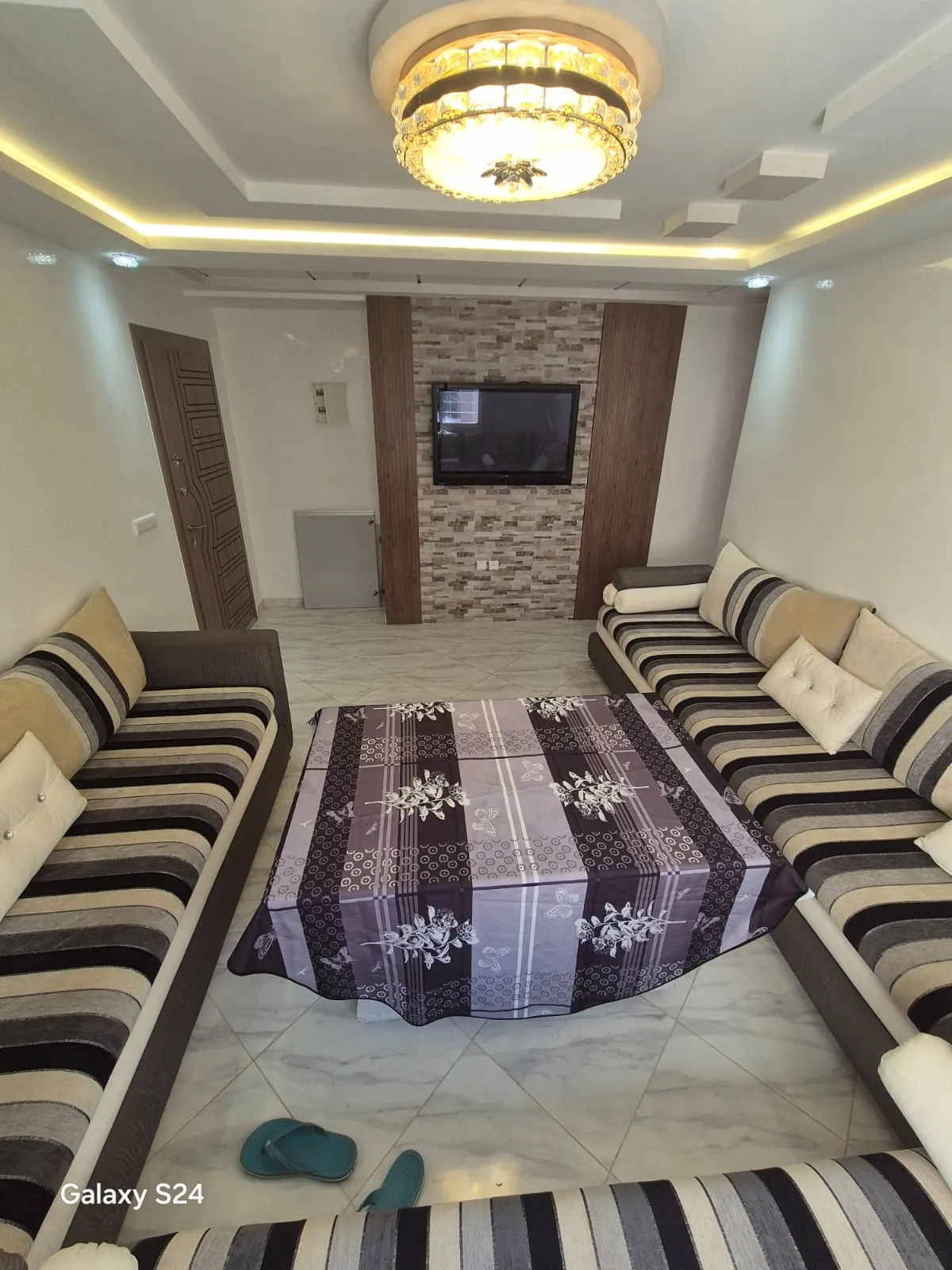 Bel appartement à louer à Fnideq, au premier étage, d'une superficie de 56 m²