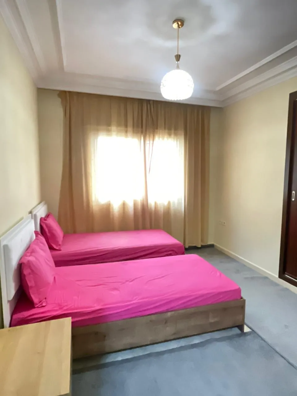 Bel appartement à louer à Tanger, près de la plage, au deuxième étage.