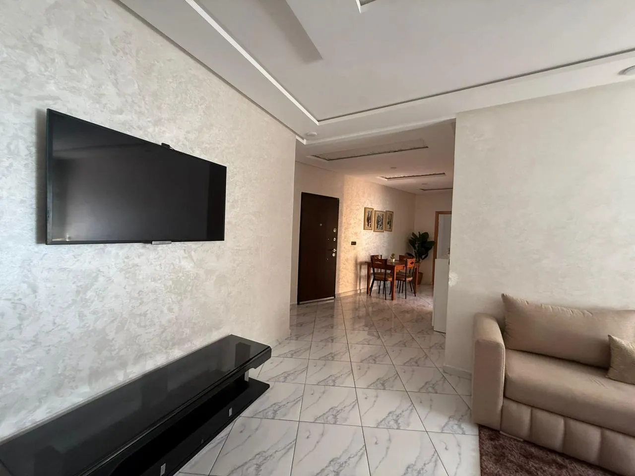 Appartement à louer quotidiennement à Chefchaouen, 2 chambres, salon, balcon, au premier étage 