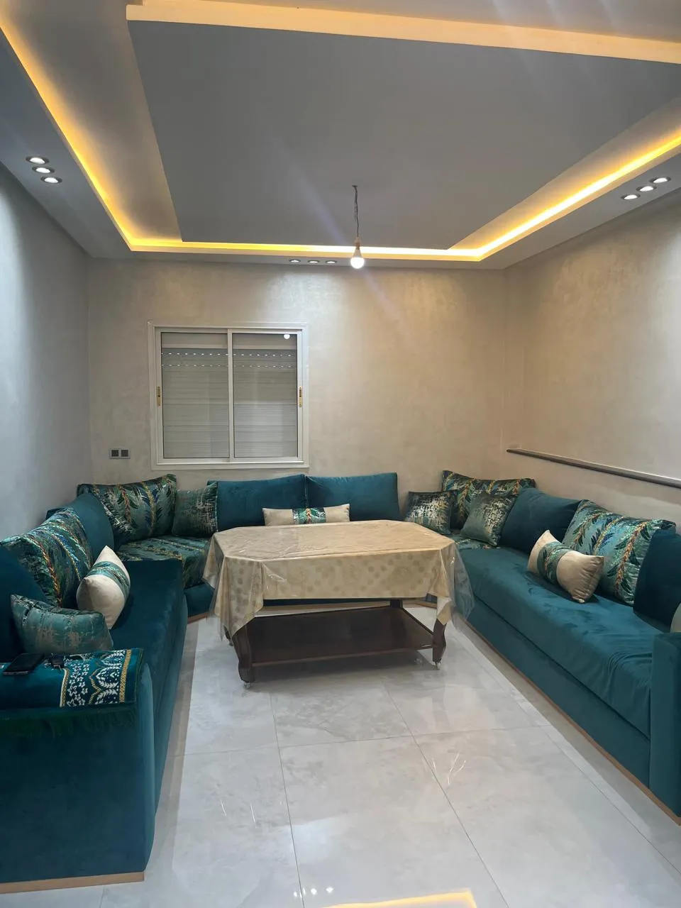 Appartement élégant à louer dans le quartier d'Idrâr à Agadir 2 chambres salon 