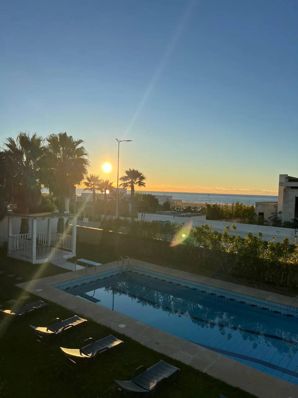 Villa à louer à Achakar, Tanger, avec vue directe sur la mer  bien équipée.