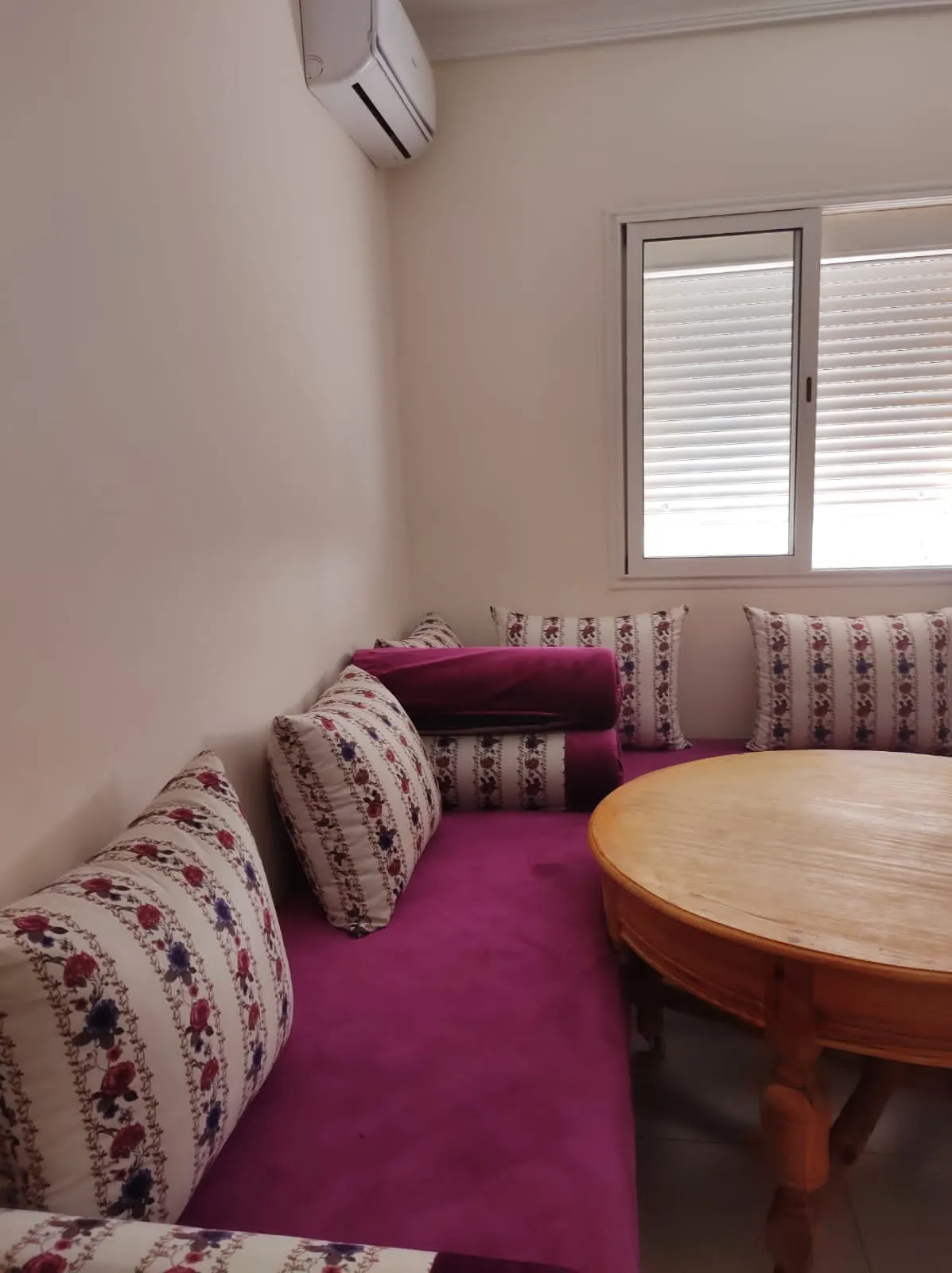 Bel appartement à louer à la journée à Alcudia Smir, au deuxième étage.
