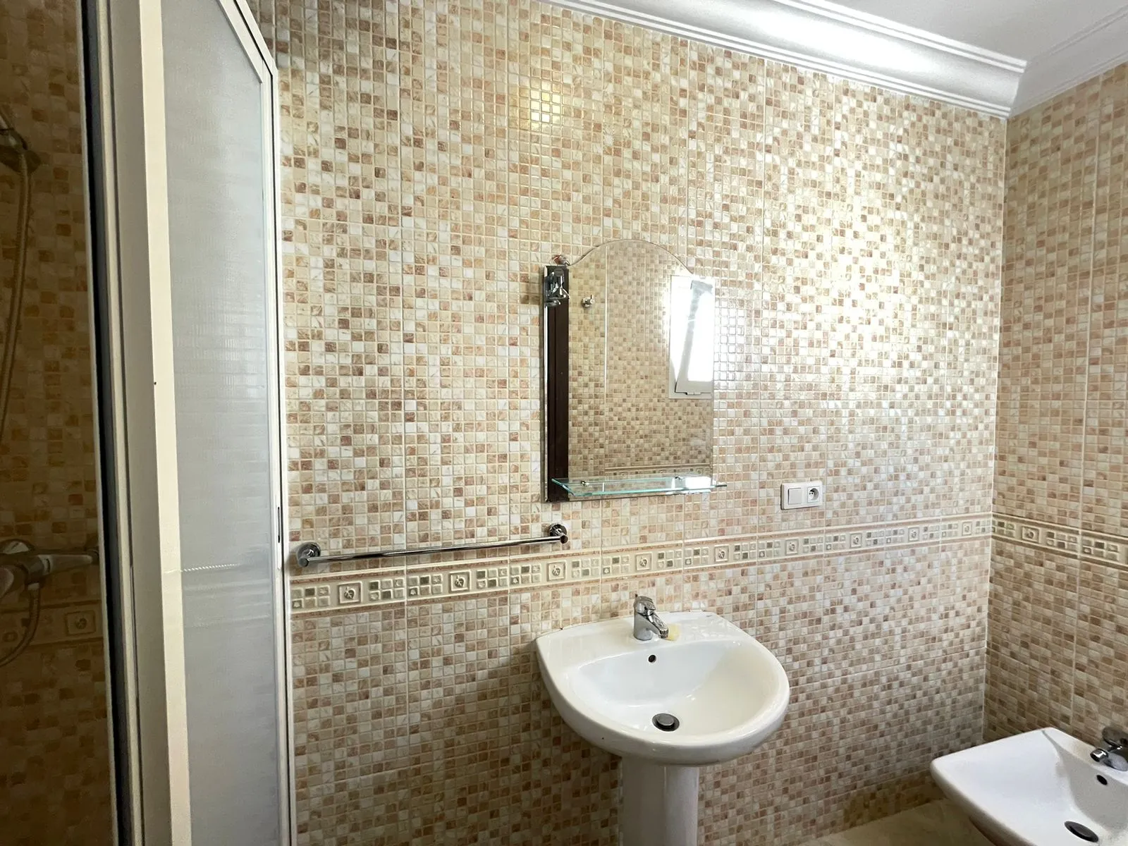 Appartement de luxe à louer à Tanger dans un emplacement stratégique. 