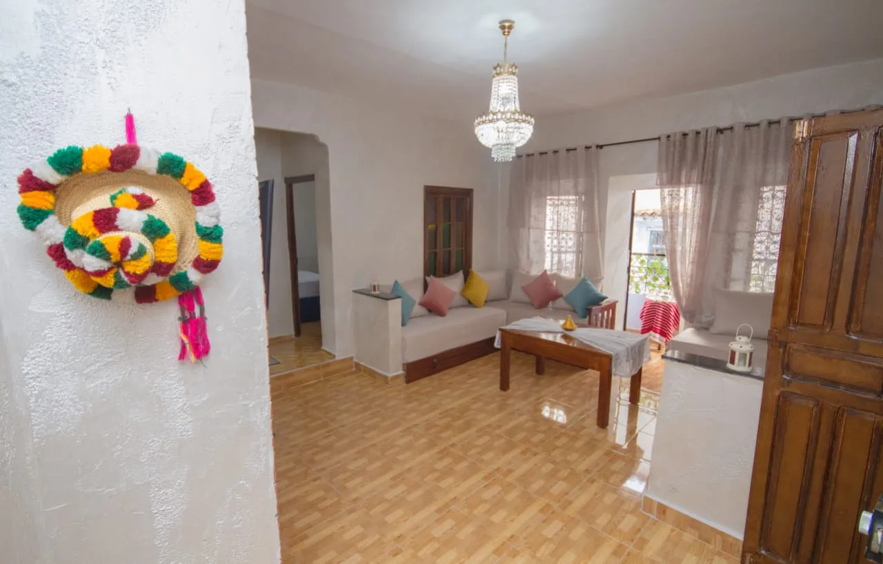 Appartement à louer au rez-de-chaussée avec deux chambres et un salon à Chefchaouen