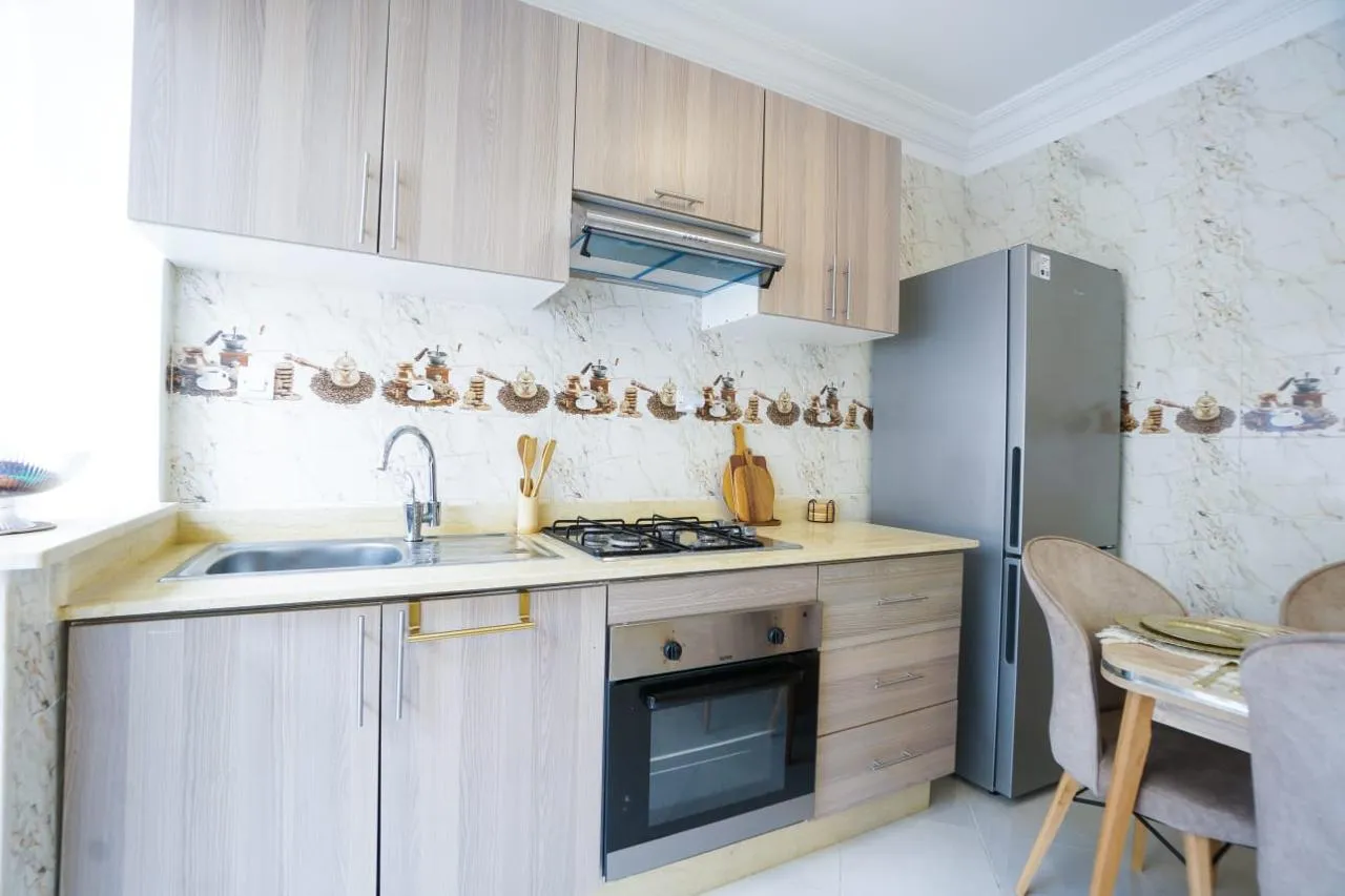 Appartement à louer à Tanger, près de la corniche de Malabata, au 3ème étage.