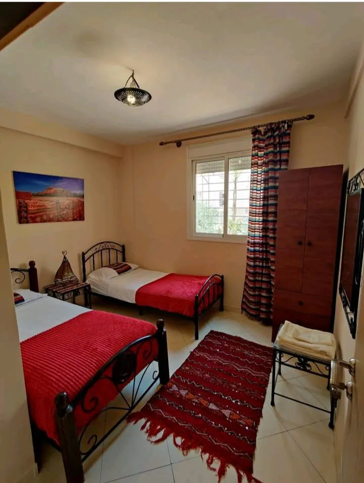 Appartement à louer au quartier Al-Hay Al-Mohammadi à Agadir, au deuxième étage.