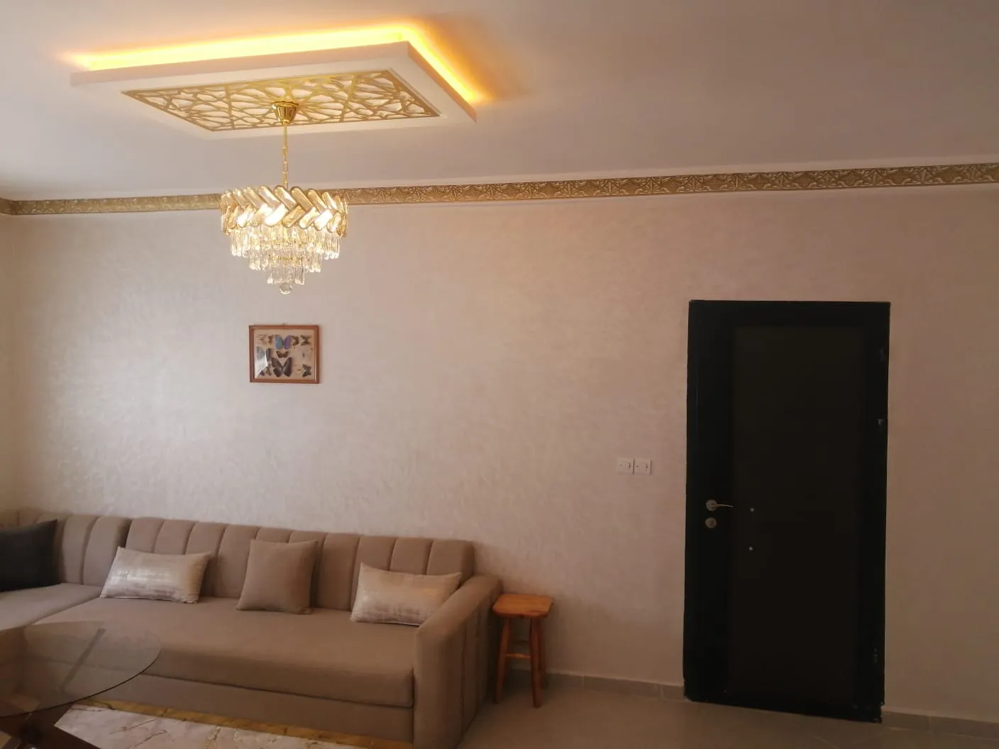 Bel appartement à louer à Tanger, emplacement excellent et sécurisé. 