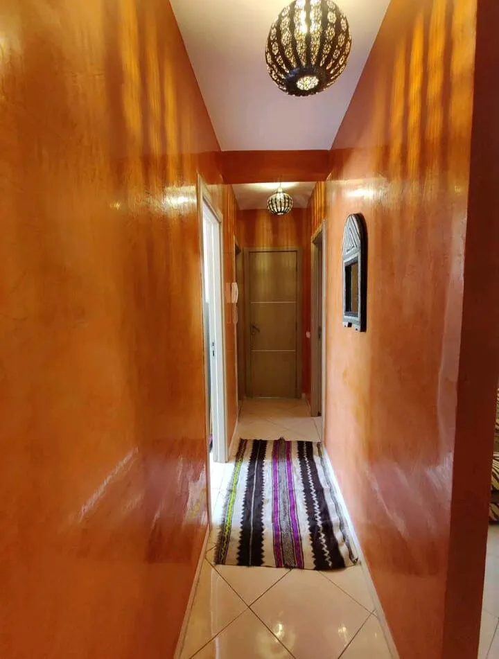 Appartement à louer au quartier Al-Hay Al-Mohammadi à Agadir, au deuxième étage.