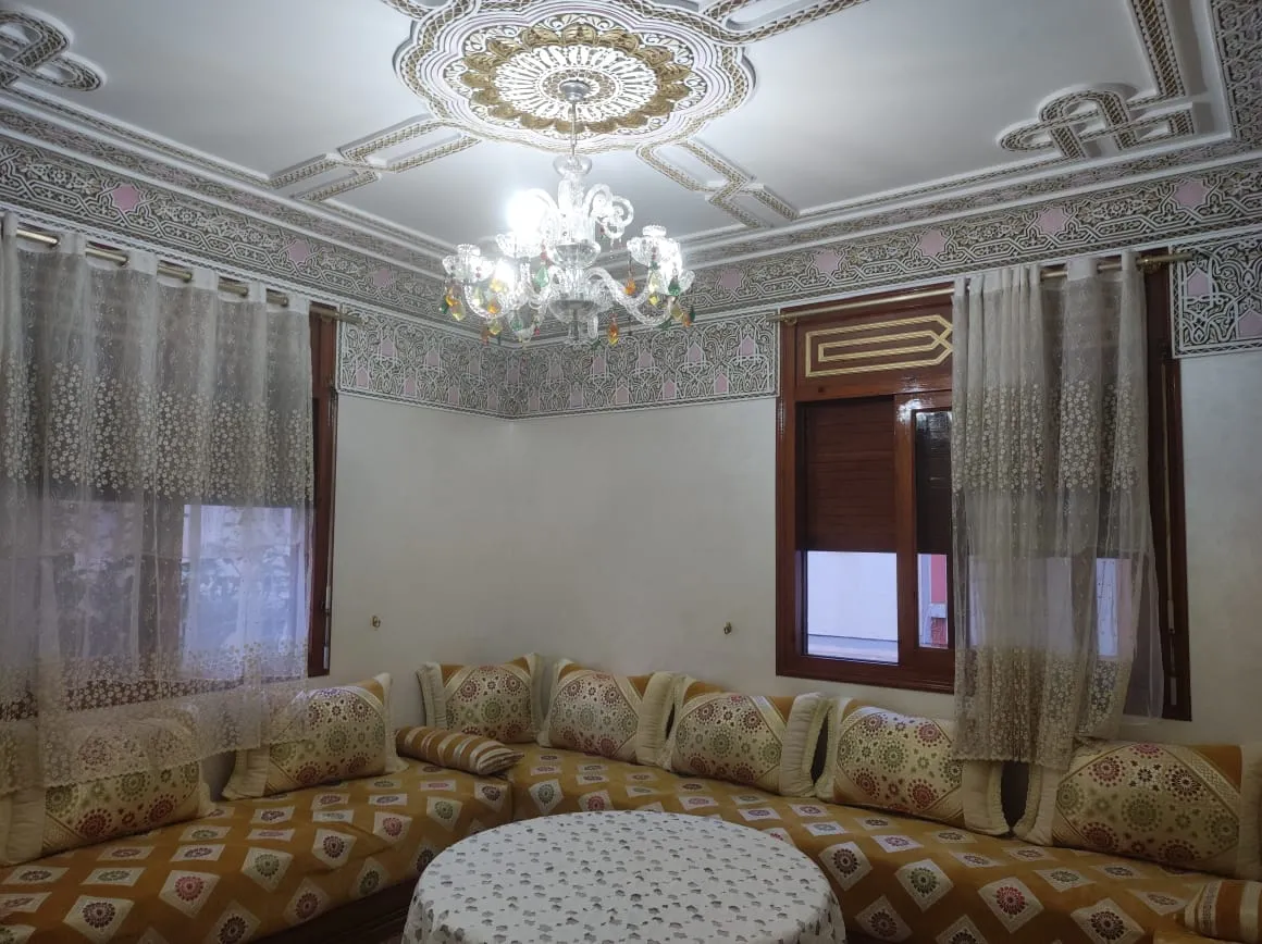 Appartement à louer à Rabat, au premier étage, avec une chambre