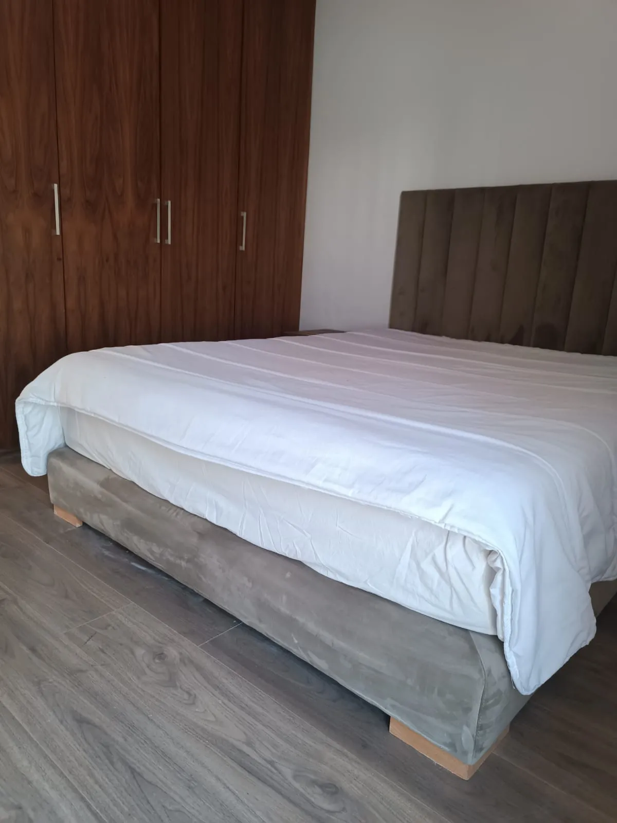 Appartement de luxe à louer à la journée à Maarif  composé de 2 chambre salon  