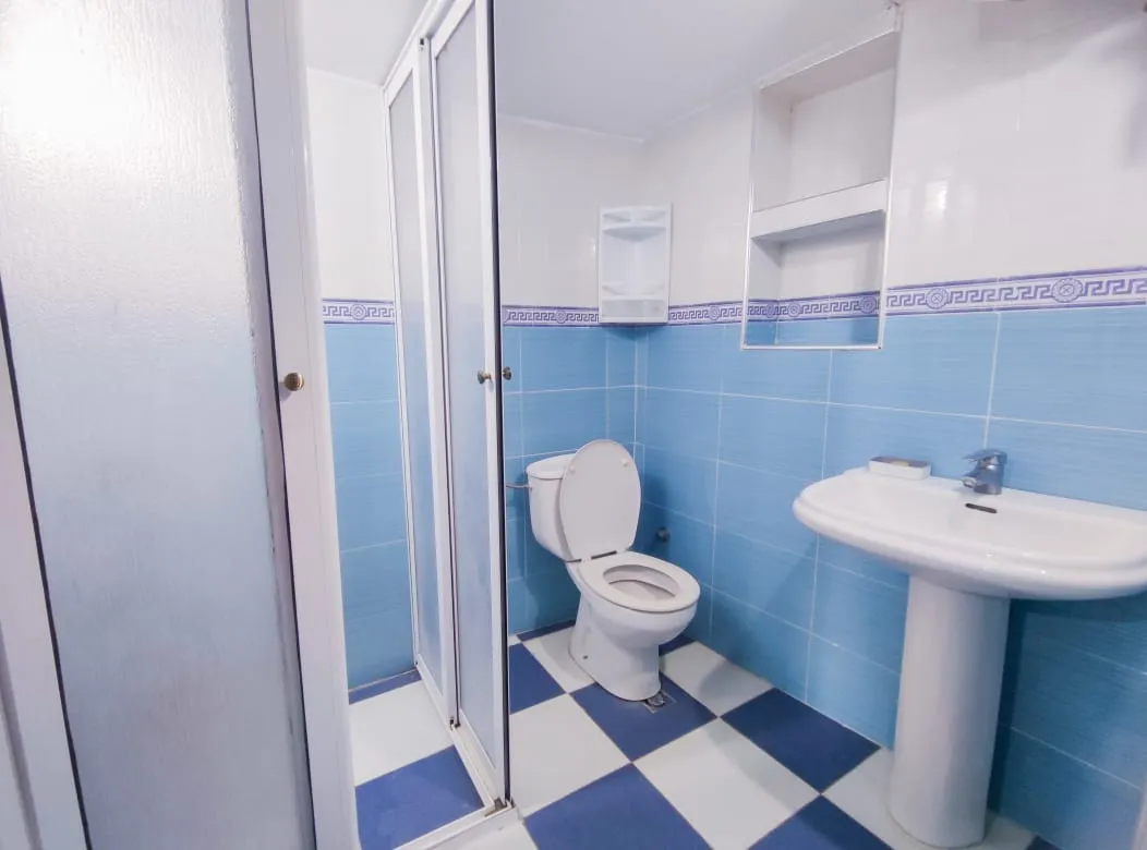 Appartement à louer quotidiennement, 2 chambres, salon et balcon, au Chefchaouen