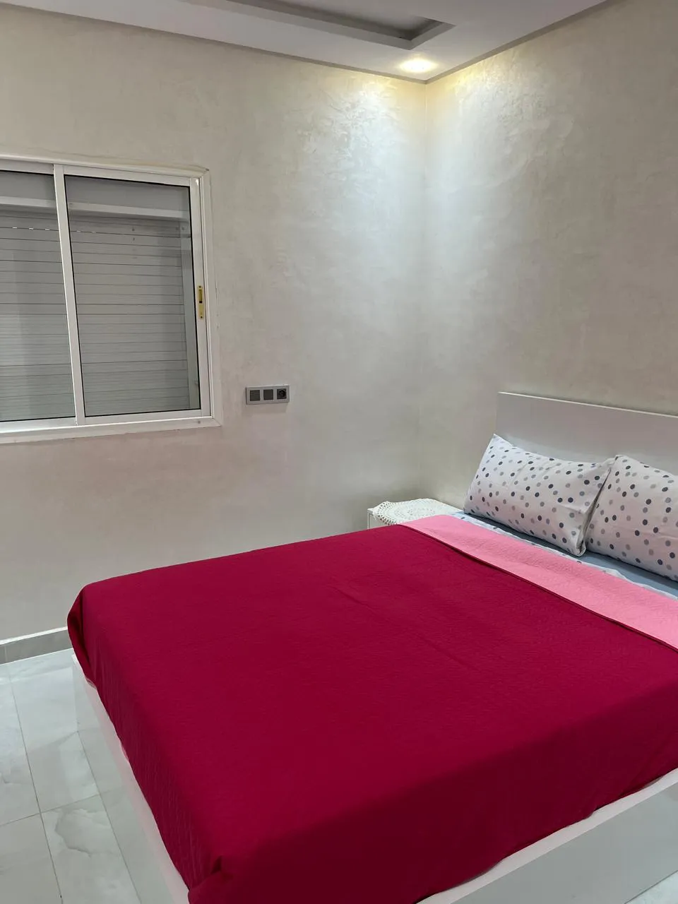 Appartement élégant à louer dans le quartier d'Idrâr à Agadir 2 chambres salon 