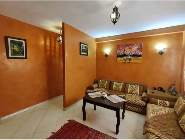 Appartement à louer au quartier Al-Hay Al-Mohammadi à Agadir, au deuxième étage.
