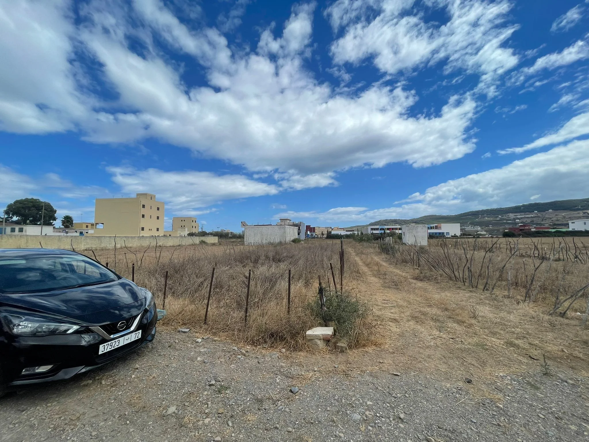 Grand terrain à vendre dans la ville de Fnideq équipé en eau et électricité ، 30