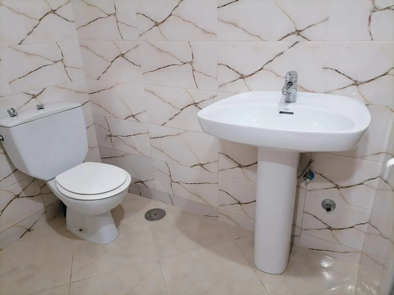 Appartement à Louer à Fnideq  Rez-de-chaussée, Proche de la Mer, 1 Chambre 