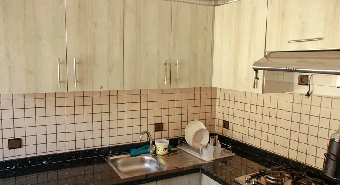 Appartement à louer à Chefchaouen, 4e étage, 2 chambres et un salon.