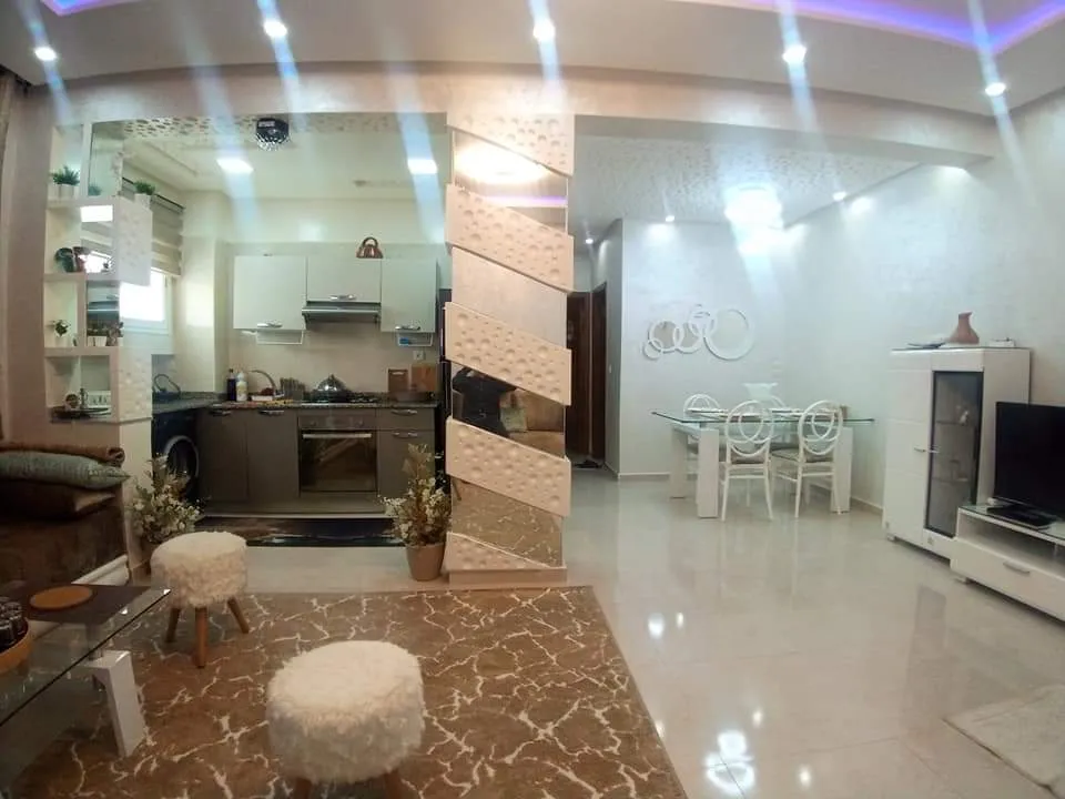  Appartement joli à louer à la journée à Casablanca, au rez-de-chaussée