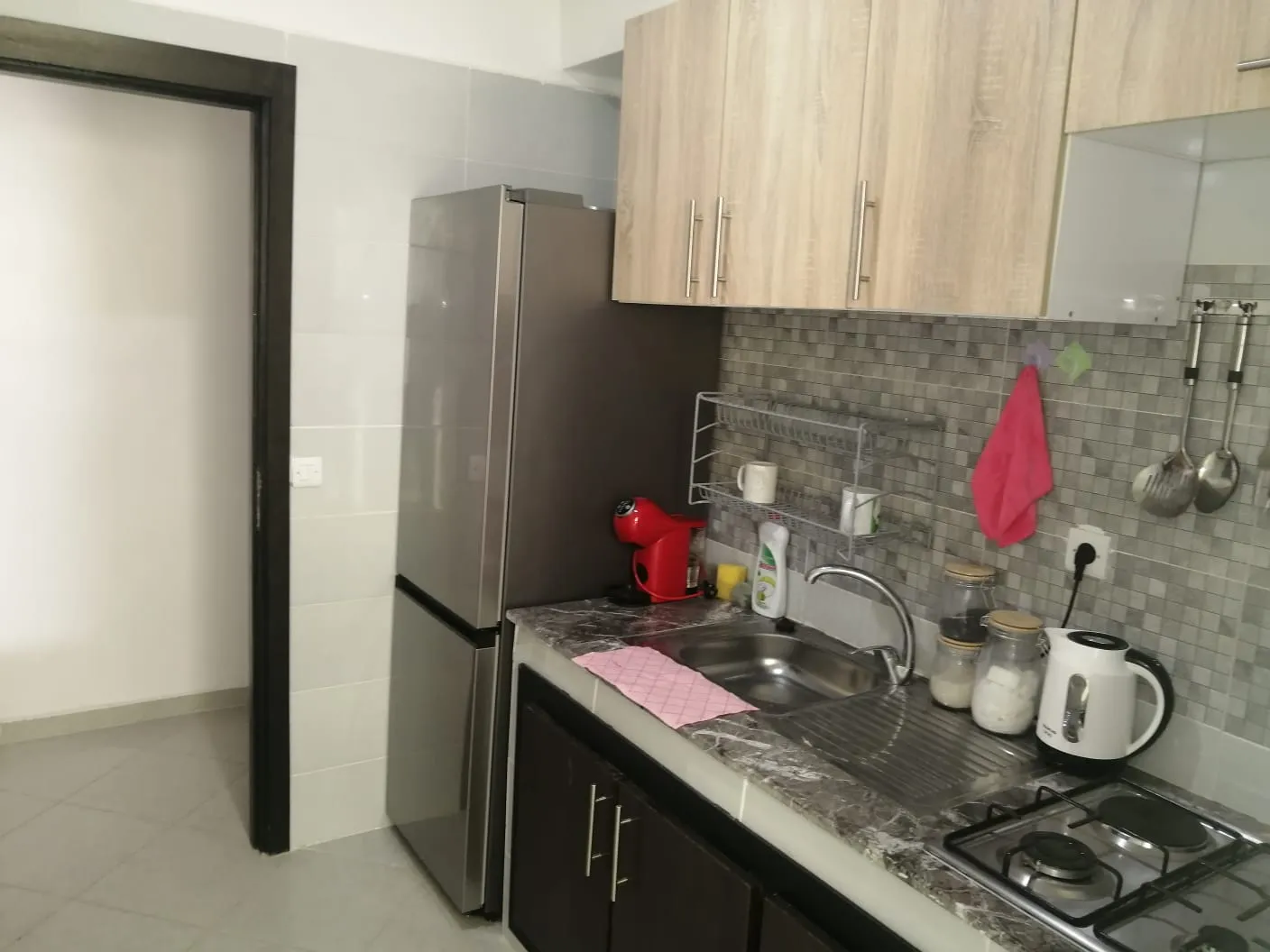Bel appartement à louer à Tanger, emplacement excellent et sécurisé. 