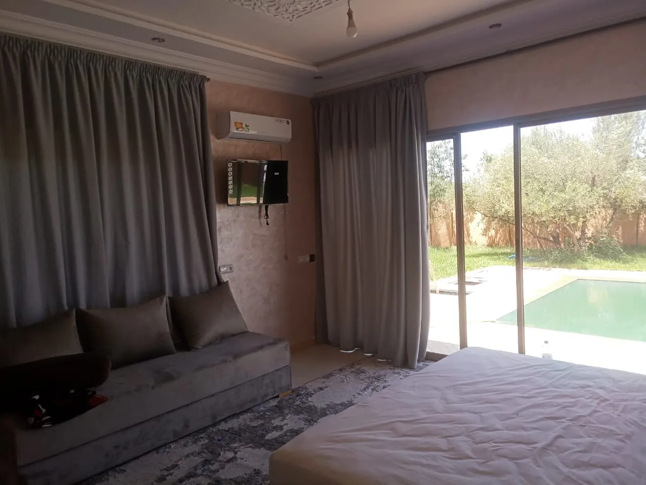 Villa de luxe à louer à Marrakech  Route d’Ourika, avec 4 chambres