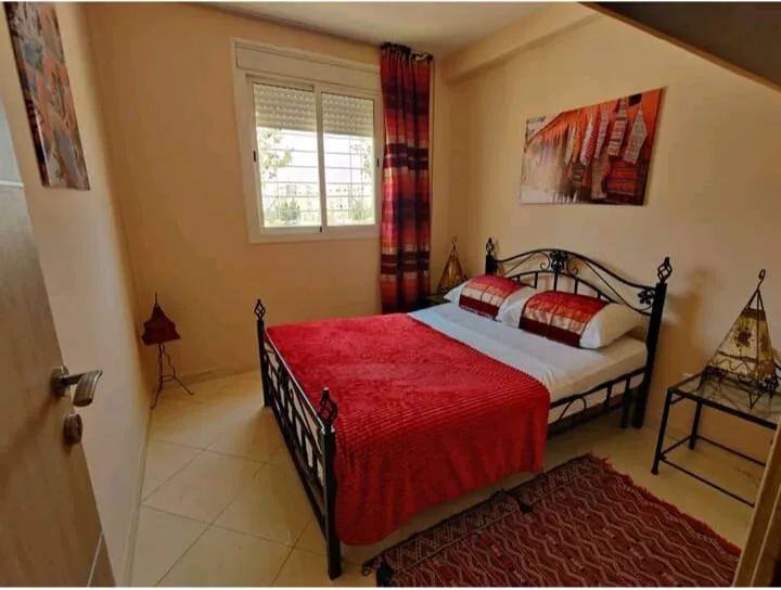 Appartement à louer au quartier Al-Hay Al-Mohammadi à Agadir, au deuxième étage.