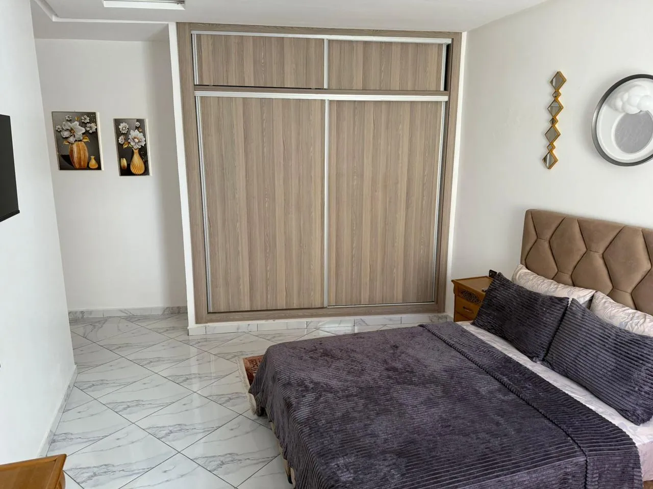 Appartement à louer quotidiennement à Chefchaouen, 2 chambres, salon, balcon, au premier étage 