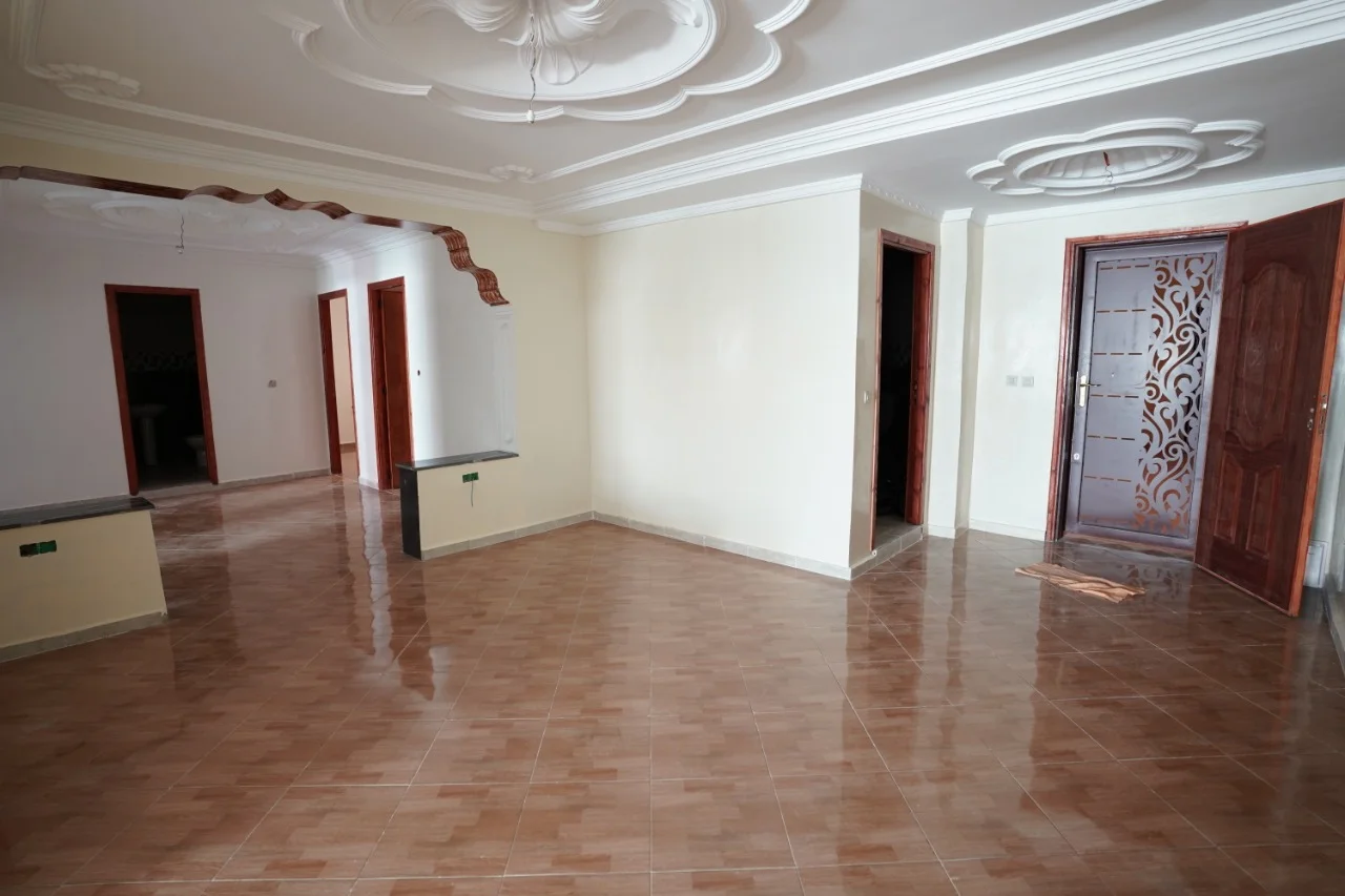 Bel appartement à louer à Malabata, Tanger, comprenant deux chambres et 2 salons