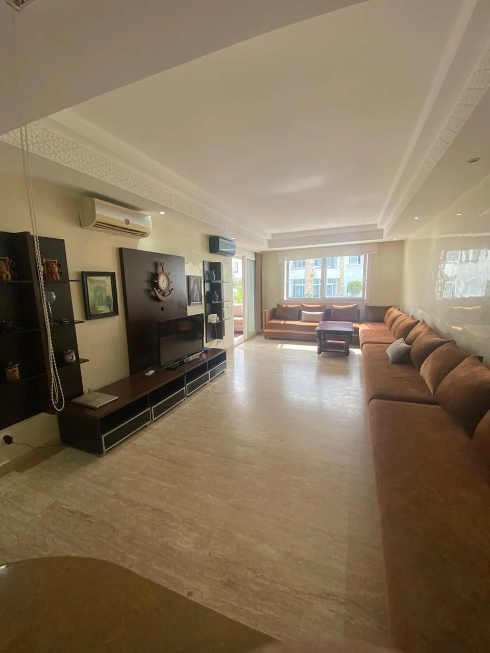 Jolie appartement à louer  à Marina Smir, composé d'une chambre  et d'un salon.