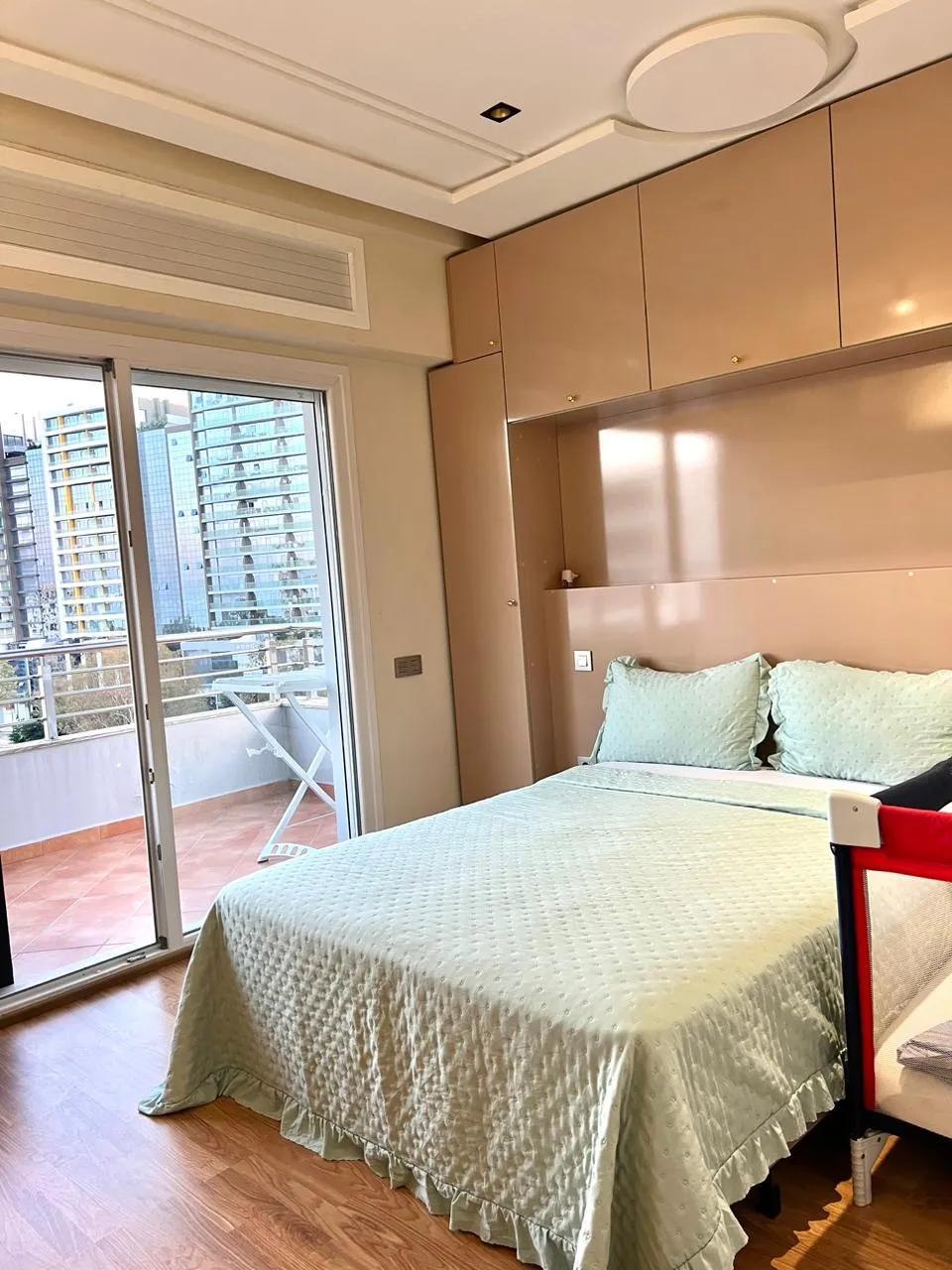 Appartement au design moderne à louer à Tanger dans une résidence sécurisée. 