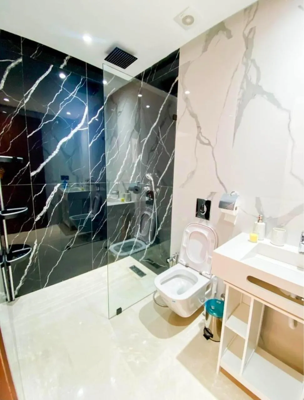 Studio de luxe à louer à Casablanca,composé d'une chambre et d'un salon.
