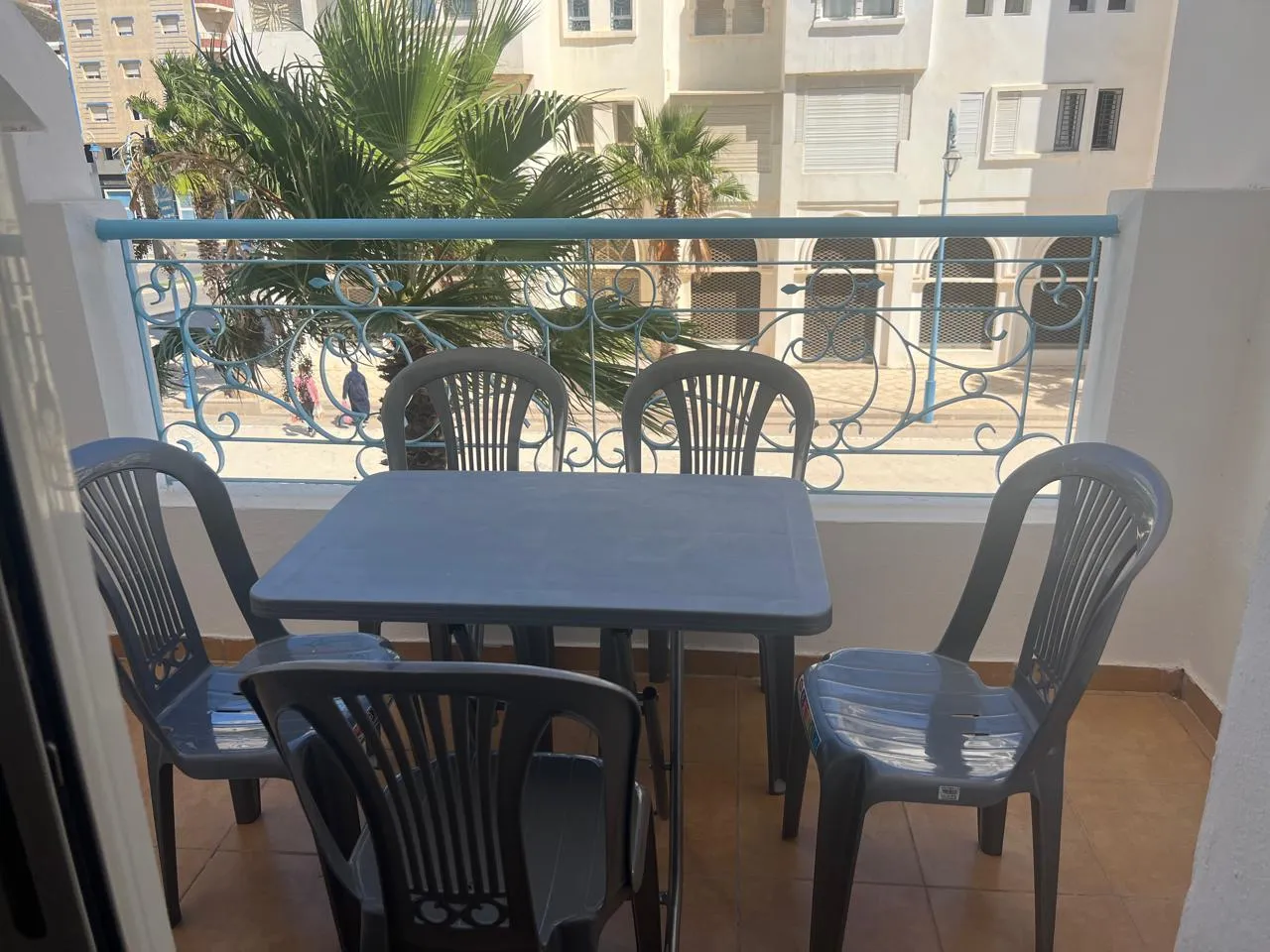 Appartement à louer  à la ville de Fnideq, près du corniche, au premier étage.