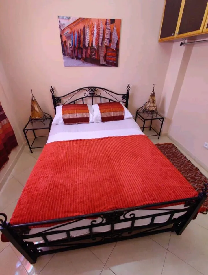 Appartement à louer au quartier Al-Hay Al-Mohammadi à Agadir, au deuxième étage.