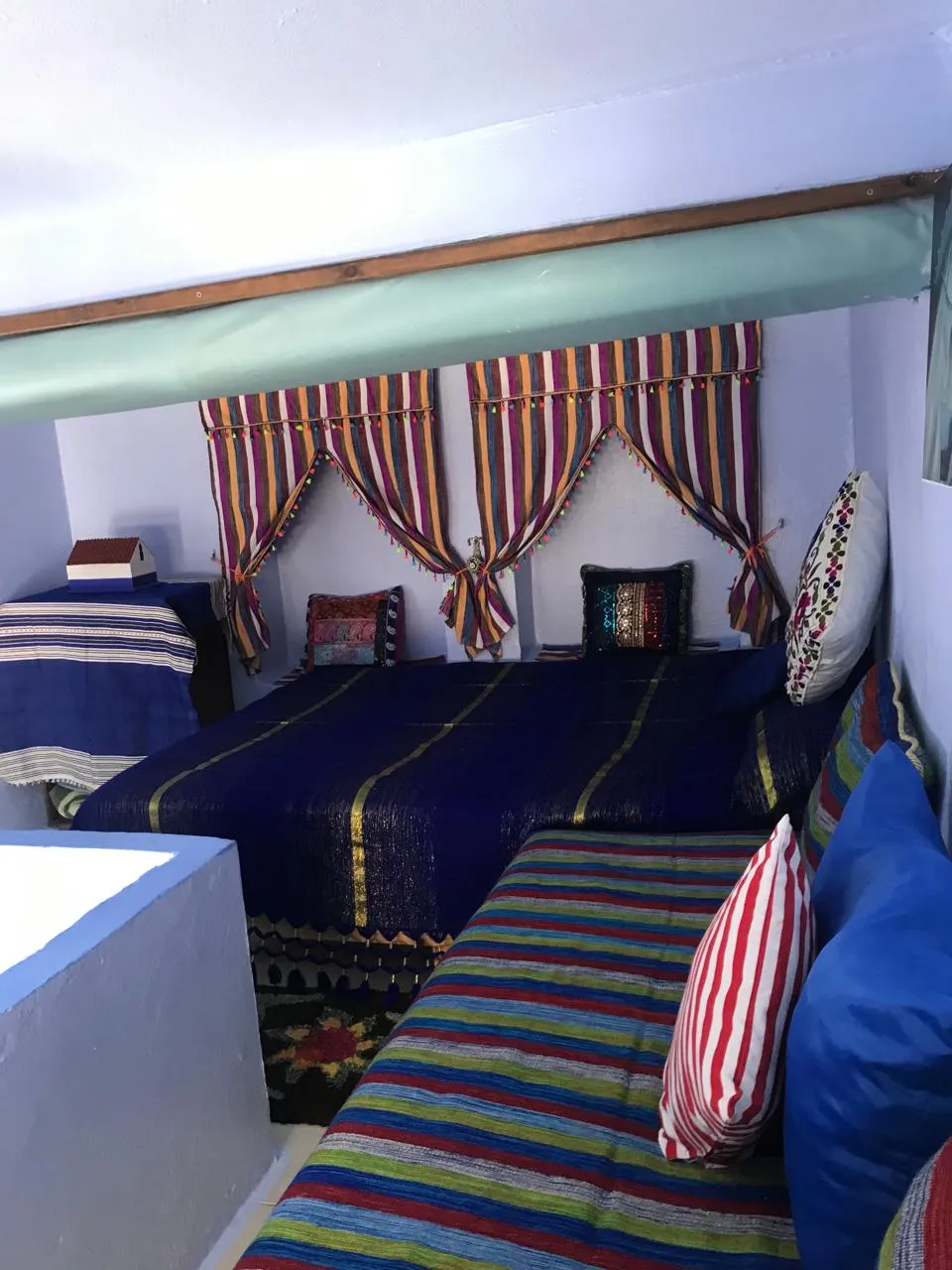 Petit appartement à louer  une chambre et un salon au rez-de-chaussée