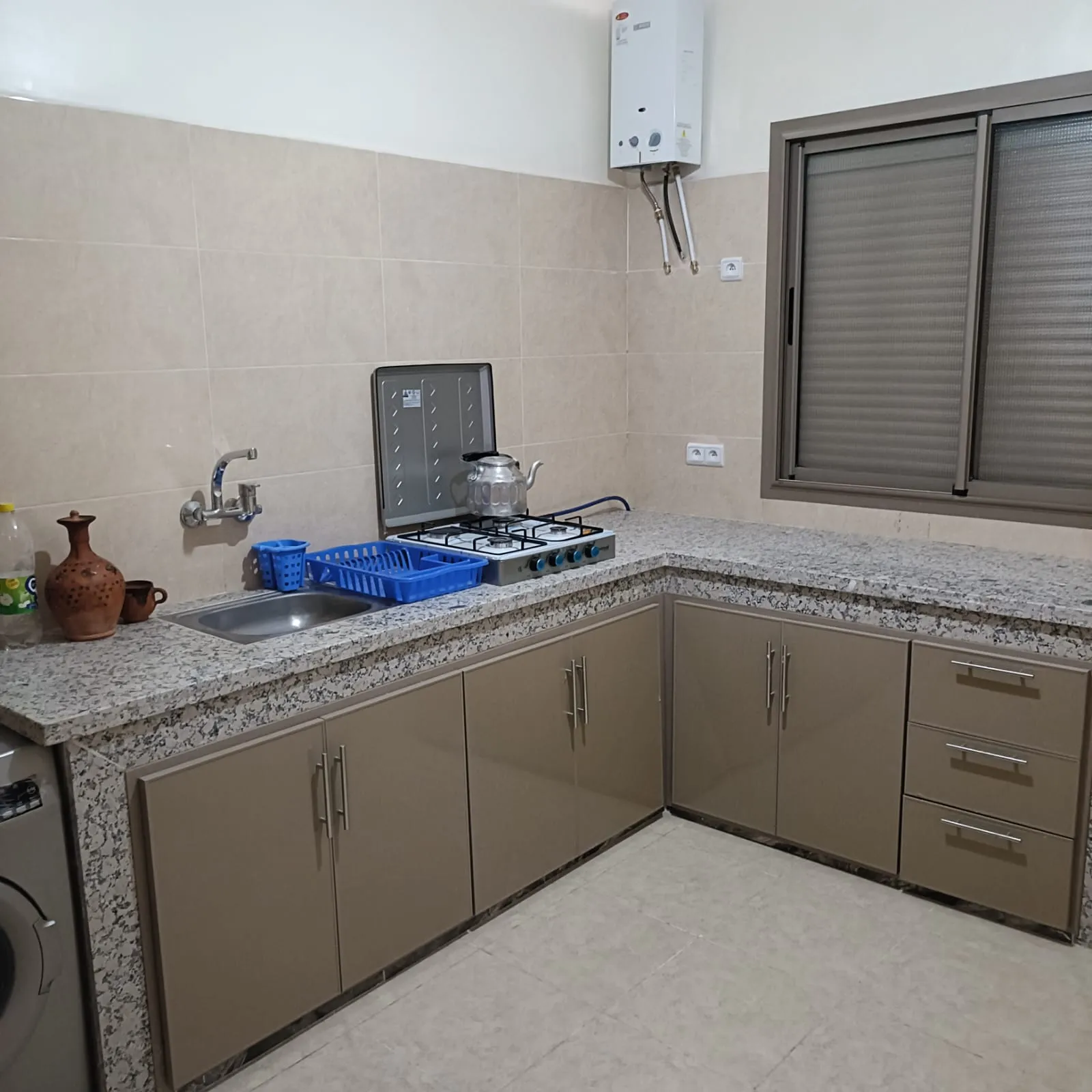 Appartement neuf meublé à louer au 2ᵉ étage dans le quartier Mhamid à Marrakech