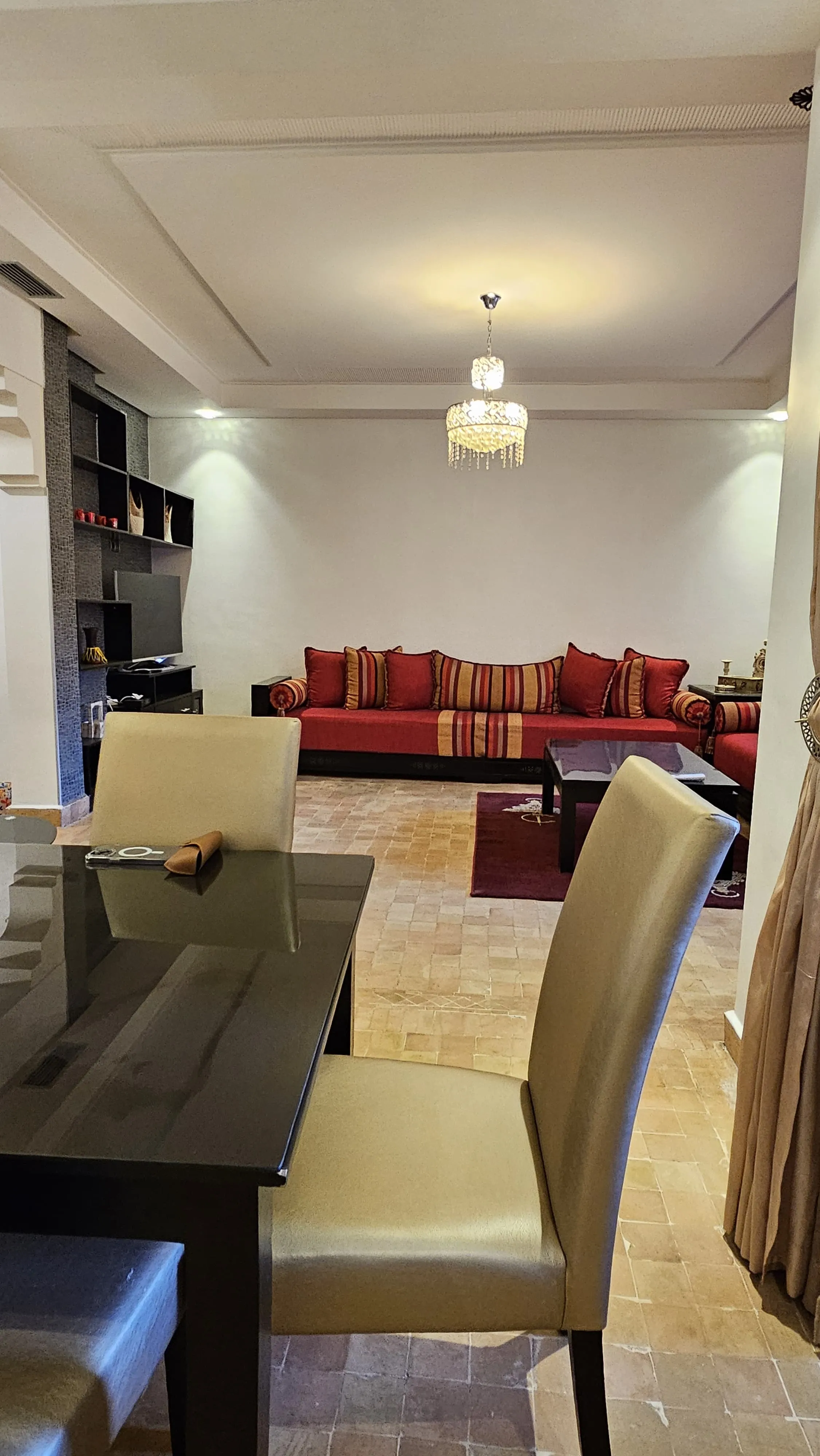Magnifique appartement à louer mensuellement à Marrakech, situé au premier étage