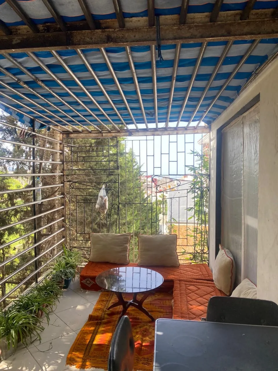 Appartement au rez-de-chaussée à louer à la journée à M'diq – 2 chambres 