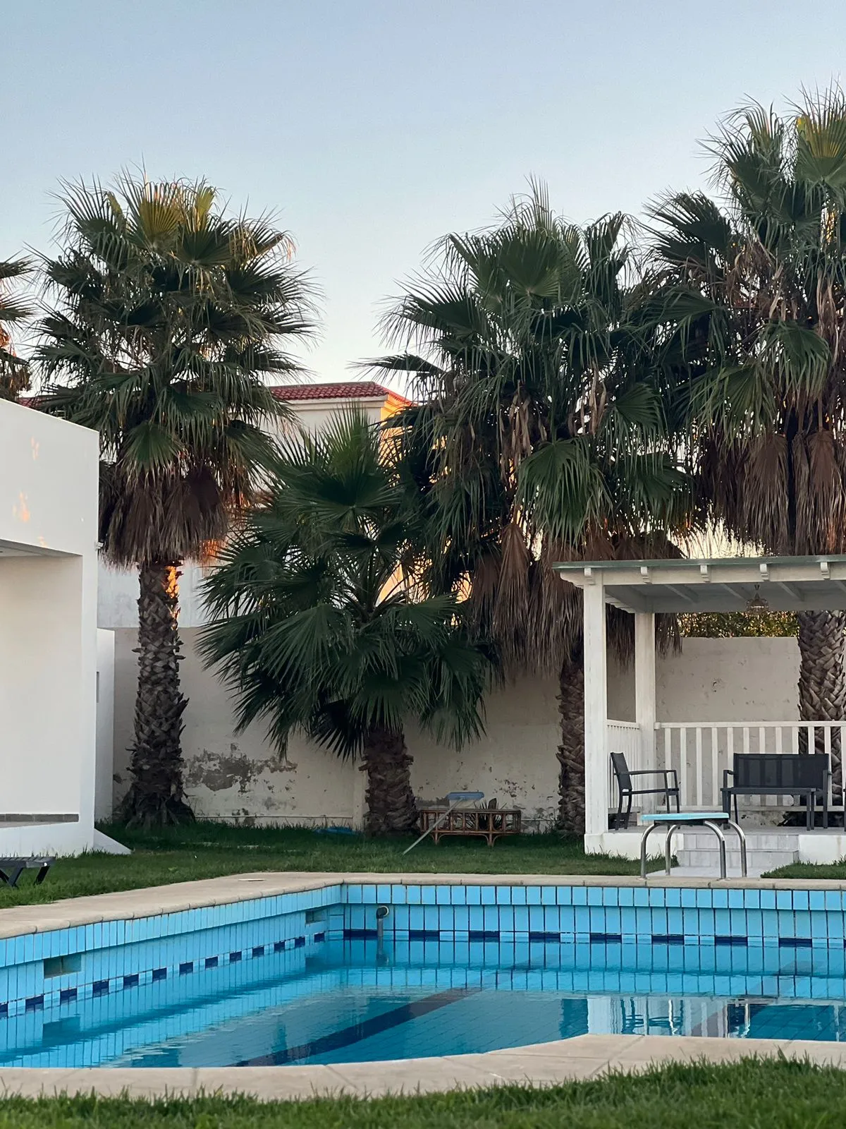 Villa à louer à Achakar, Tanger, avec vue directe sur la mer  bien équipée.