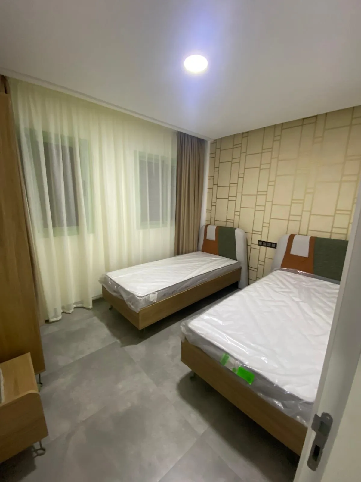 Bel appartement à louer à Rabat, Agdal, comprenant deux chambres et un salon