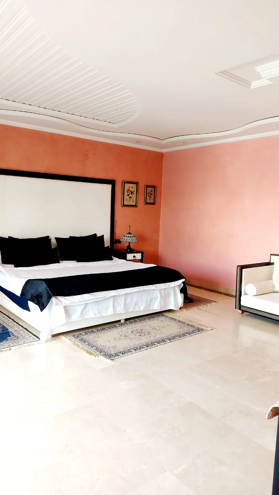 Villa spacieuse et luxueuse à louer à Agadir, avec deux étages et quatre façades