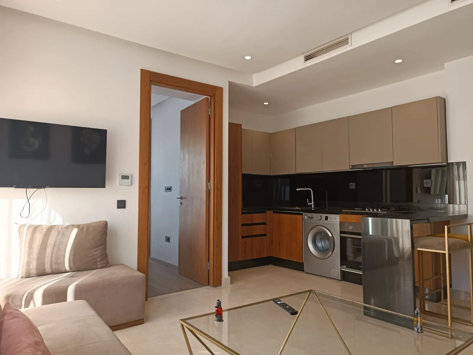 Appartement de luxe à louer à la journée à Maarif  composé de 2 chambre salon  