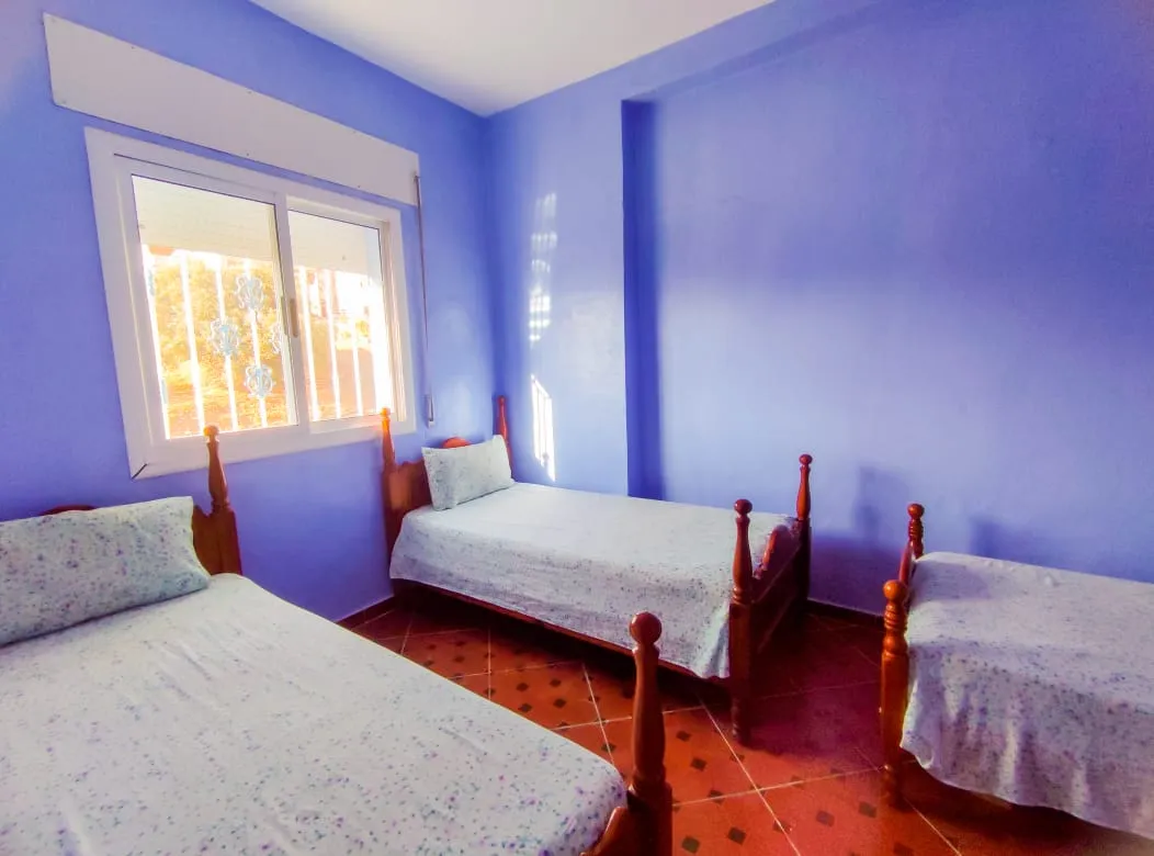 Appartement à louer quotidiennement, 2 chambres, salon et balcon, au Chefchaouen