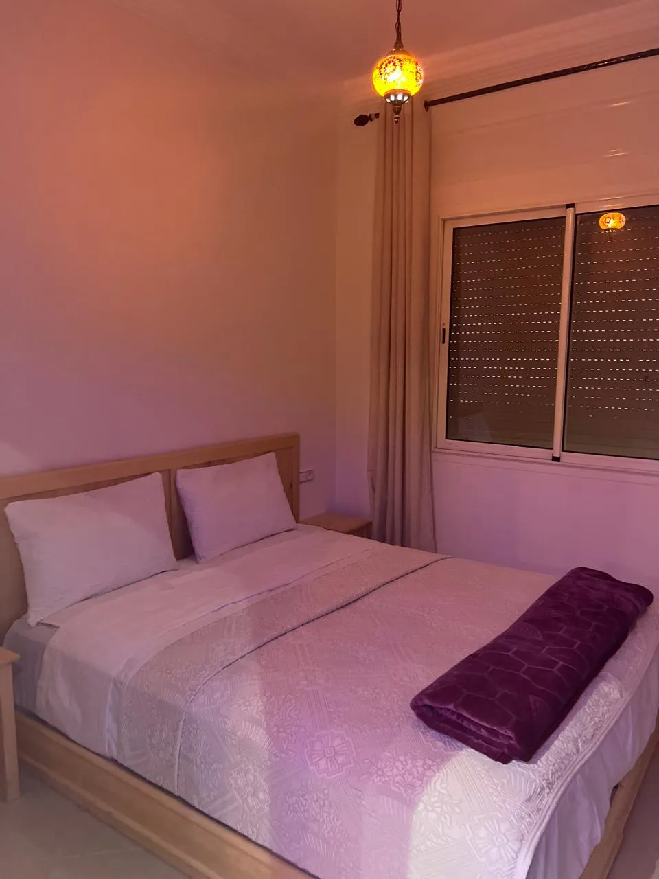 Appartement moderne à louerà la journée , 1 chambre, salon, rez-de-chaussée, 